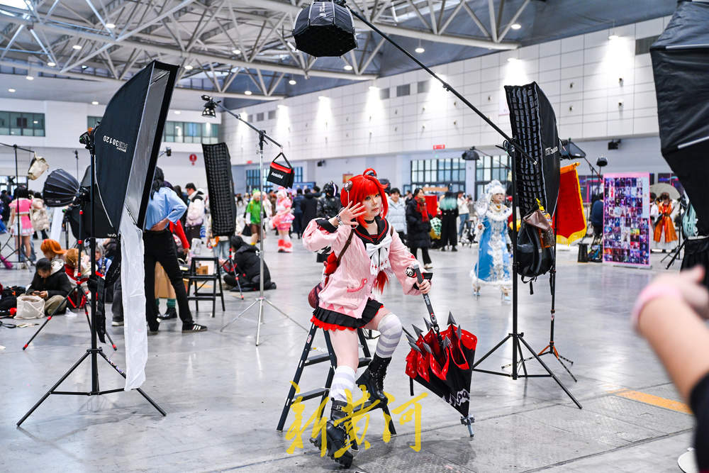 漫展新風口 攝影攤位引領現場定妝拍攝熱潮